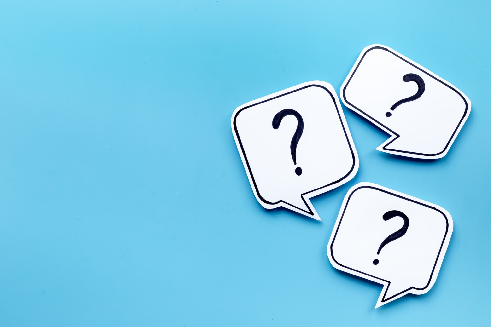 矯正治療中に痛みが出るのはなぜか考えるイメージ