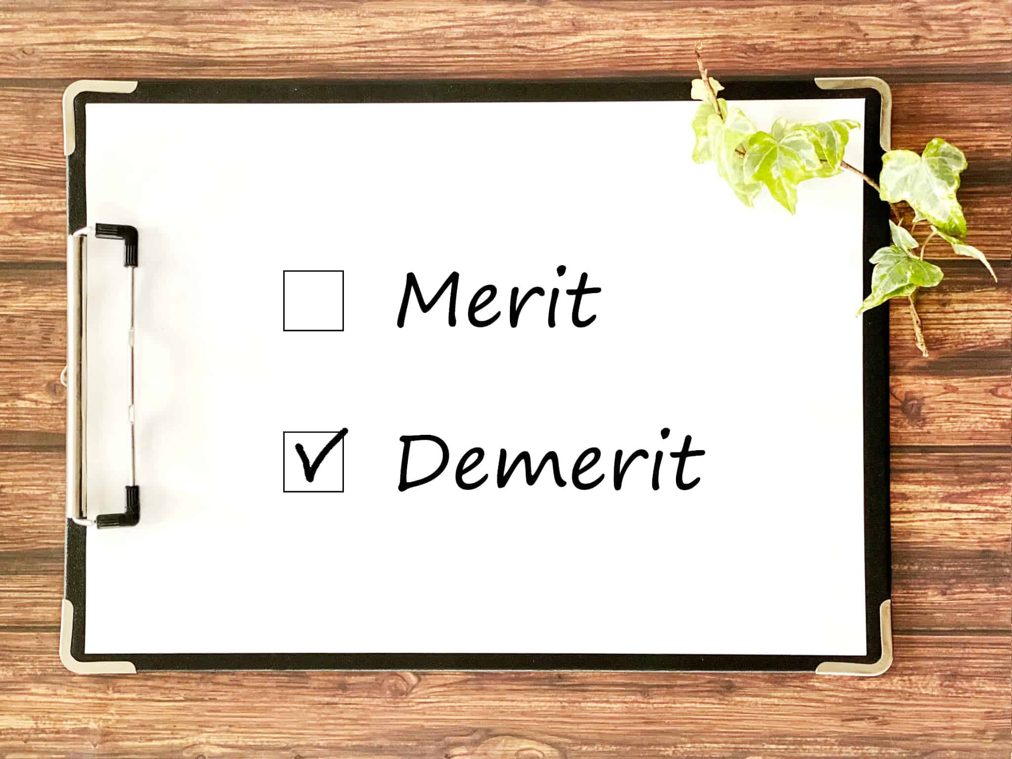 MFTのデメリットを説明するイメージ